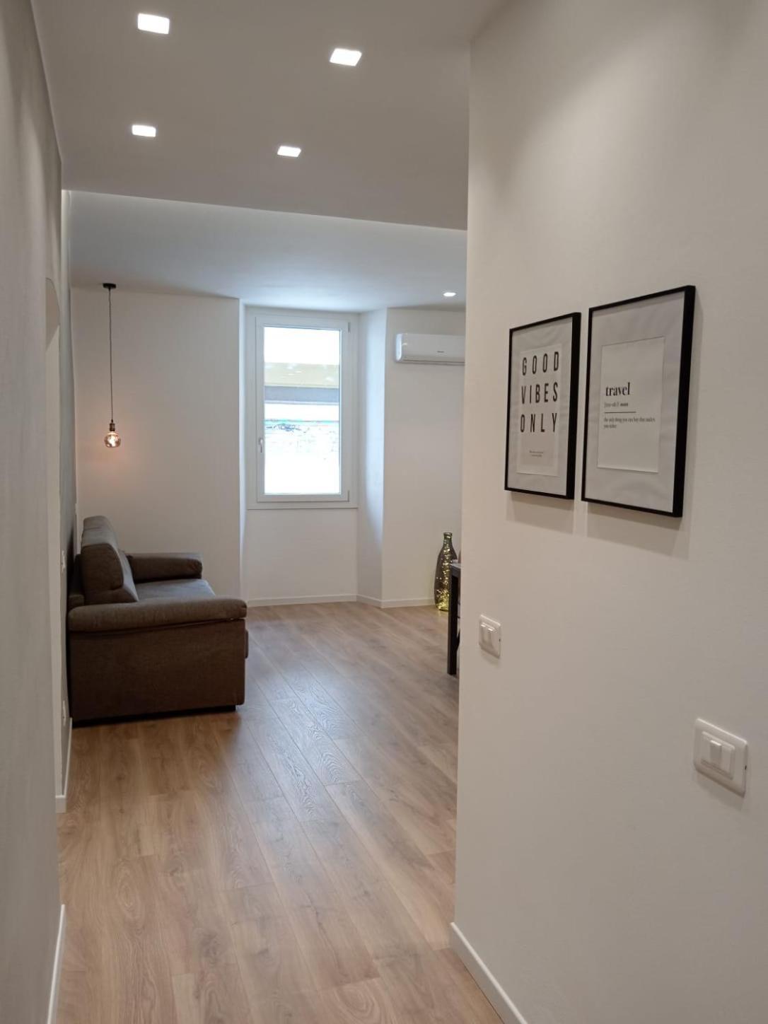 לה ספציה Indipendence Home מראה חיצוני תמונה